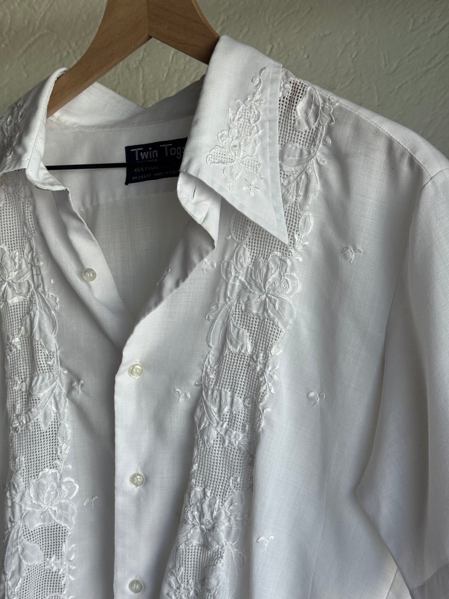 1970s Elegant Button Up