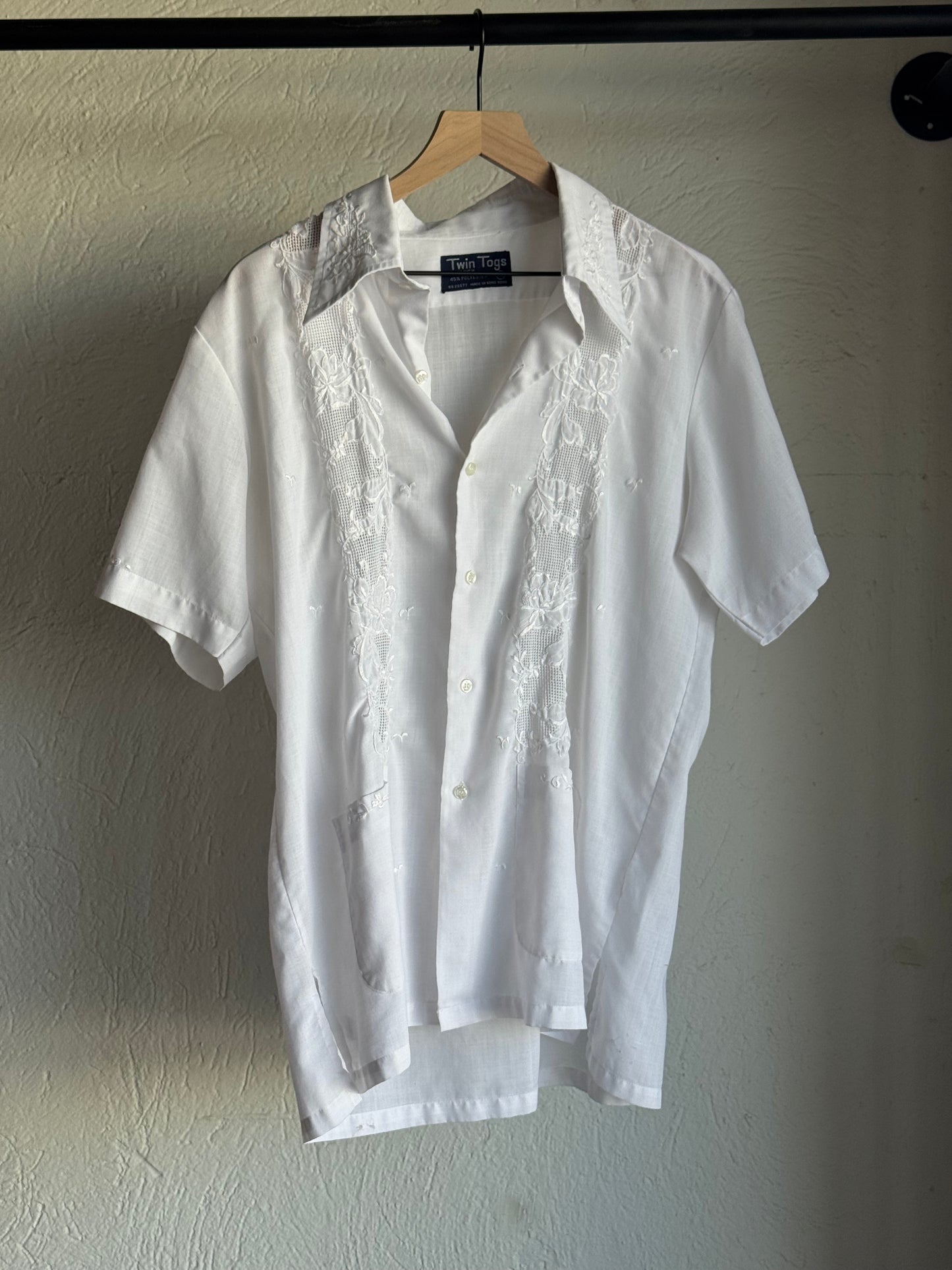 1970s Elegant Button Up