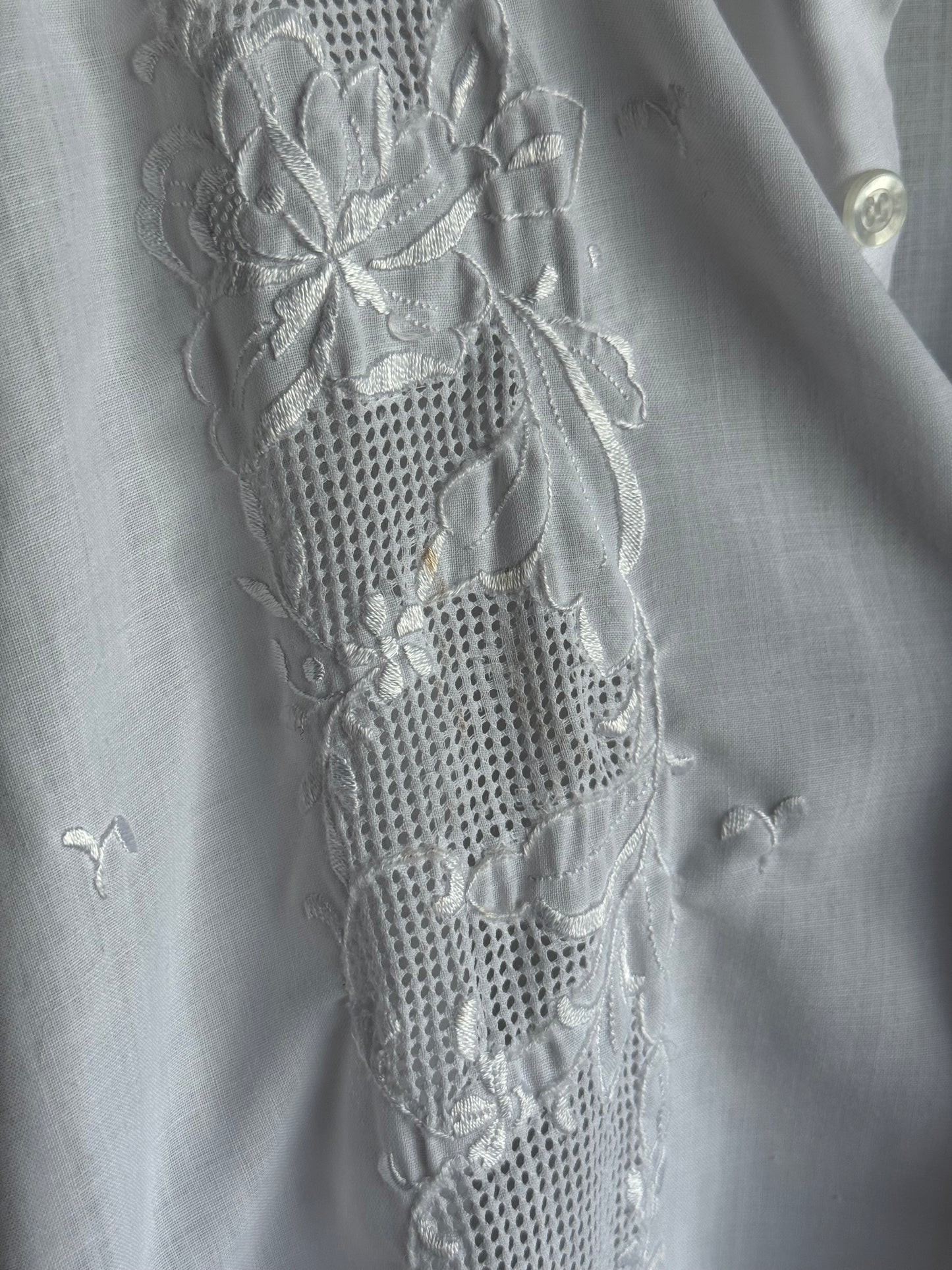 1970s Elegant Button Up
