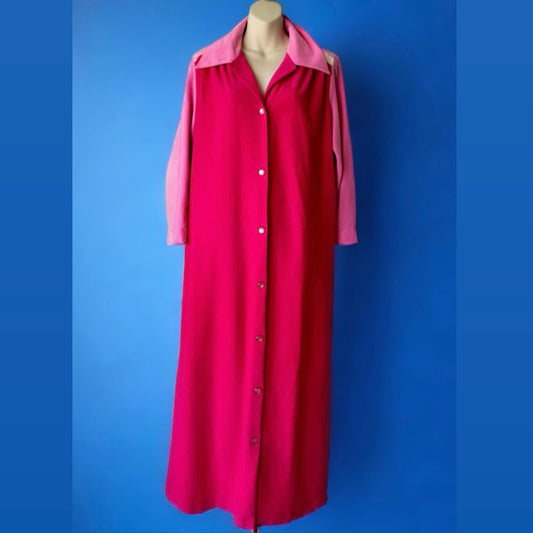 1970s Vanity Fair Hot Pink Nightgown